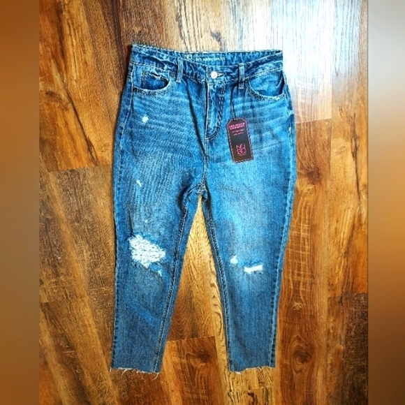 No Boundaries NWT Size 5 super High Rise Destressed jeans - Picture 1 of 12